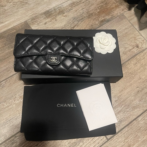 CHANEL Black Quilted Clutch - Picture 1 of 5
